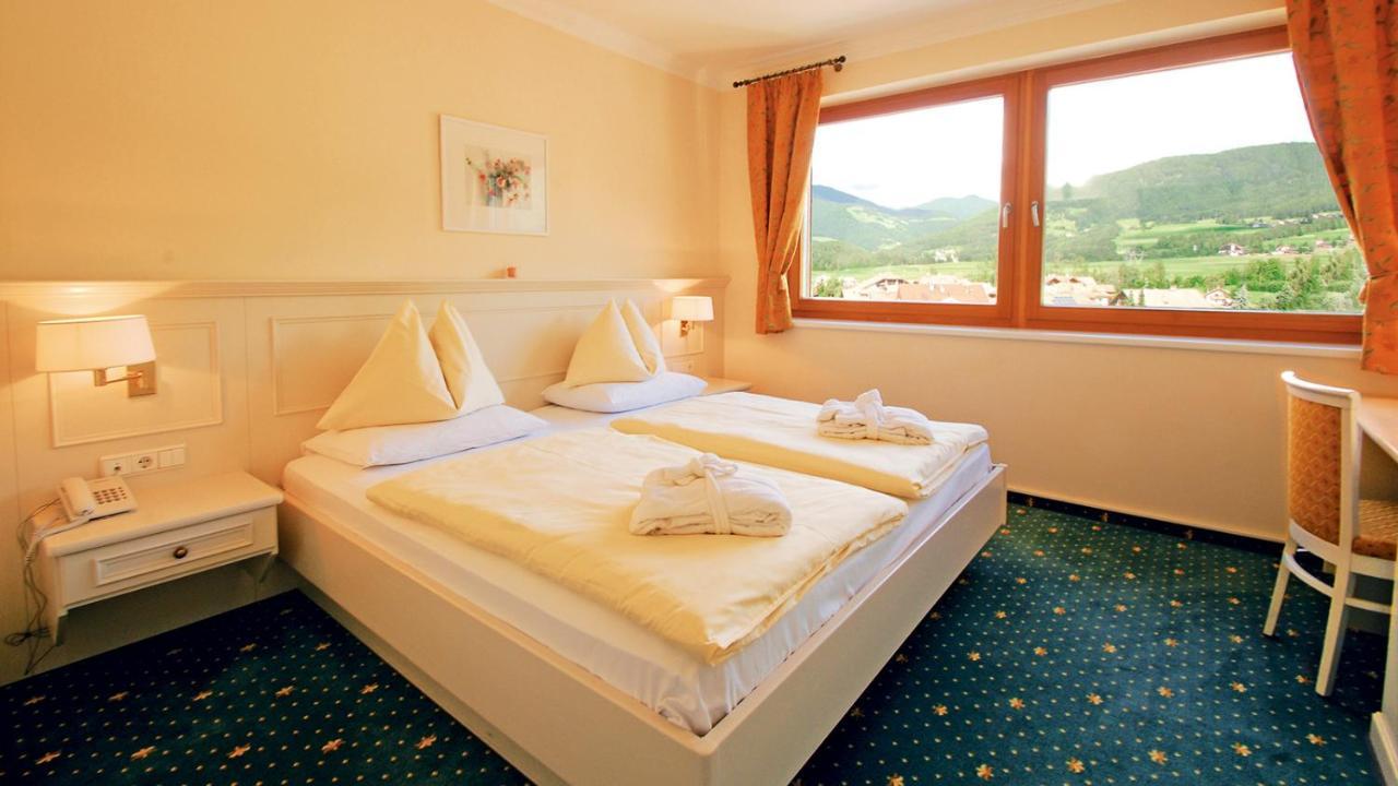 Hotel Olympia บรูนิโก ภายนอก รูปภาพ